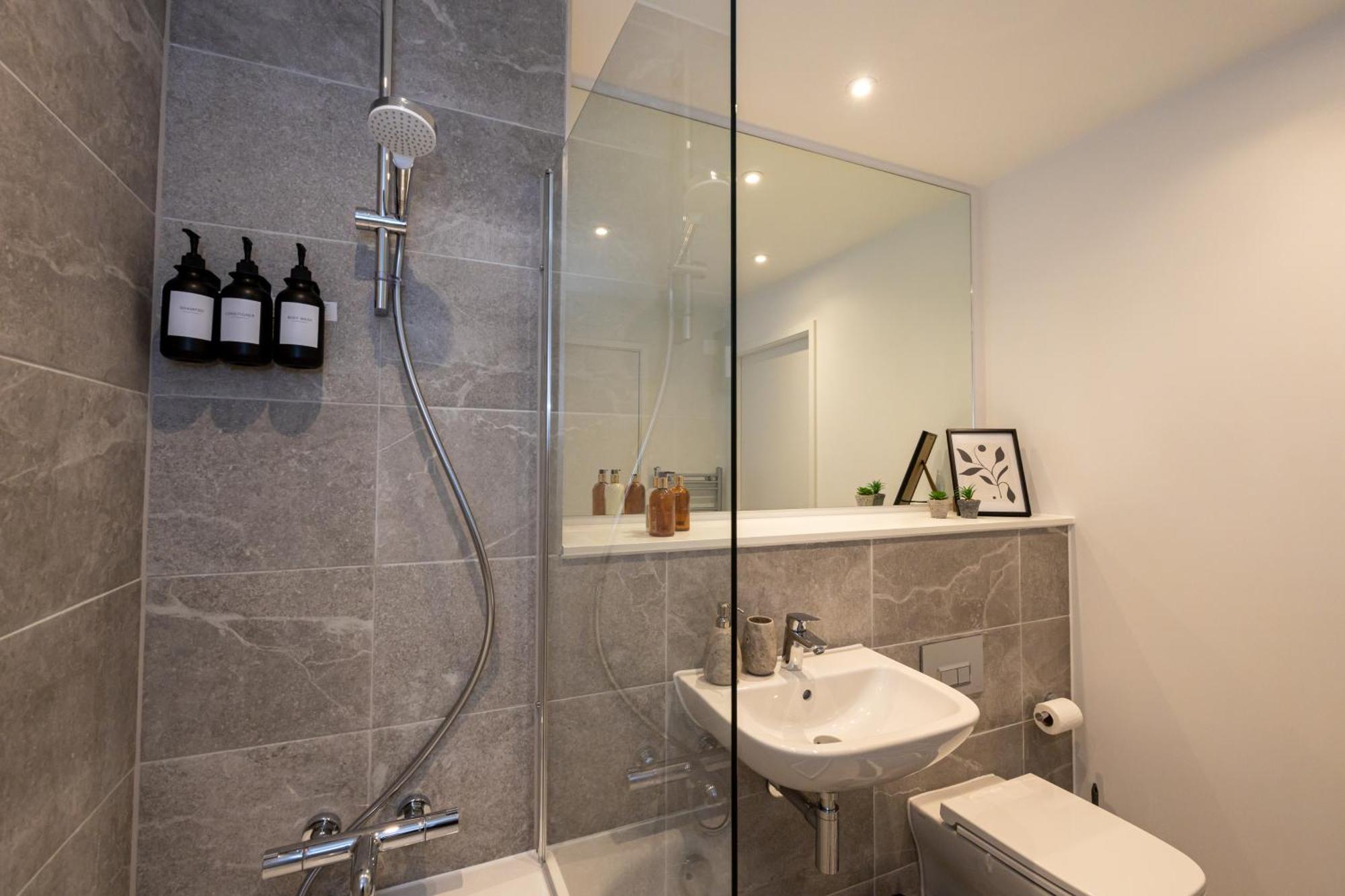 Pet Friendly 2Br Near Station By Asquare Letting Manchester Exterior foto